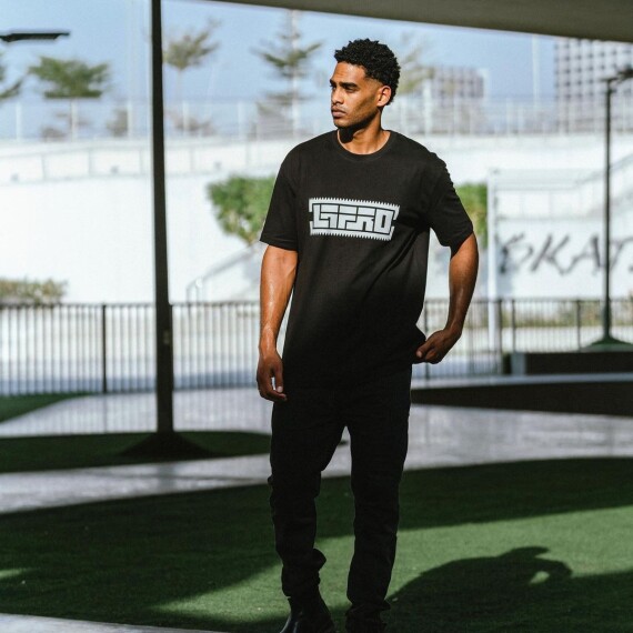 BLACK T-shirt